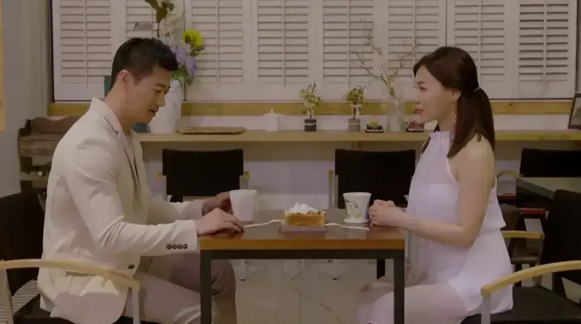 《邻居家妻子》韩国电影高清在线观看-邻居家妻子未删减1080P韩语中字百度网盘夸克迅雷下载-乏味婚姻情感越界