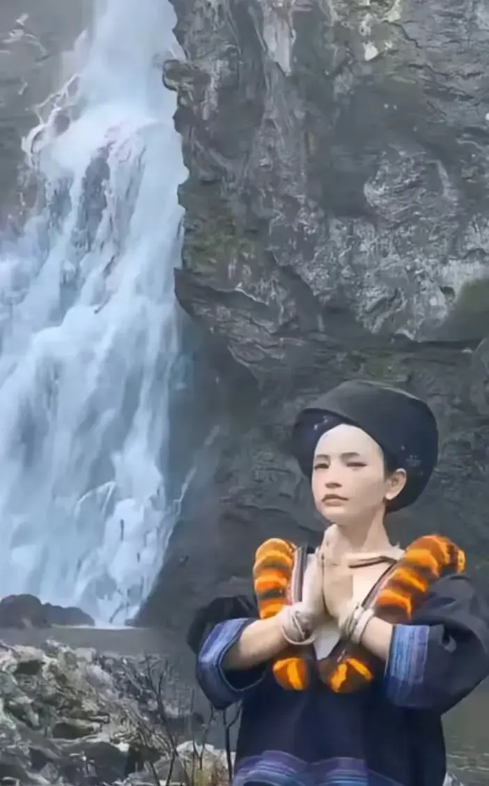 《高山流水遇瀑布》相关资源图片